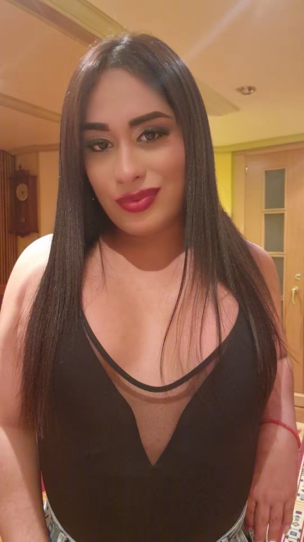 Hola hermosa viciosa fiestera y lefera