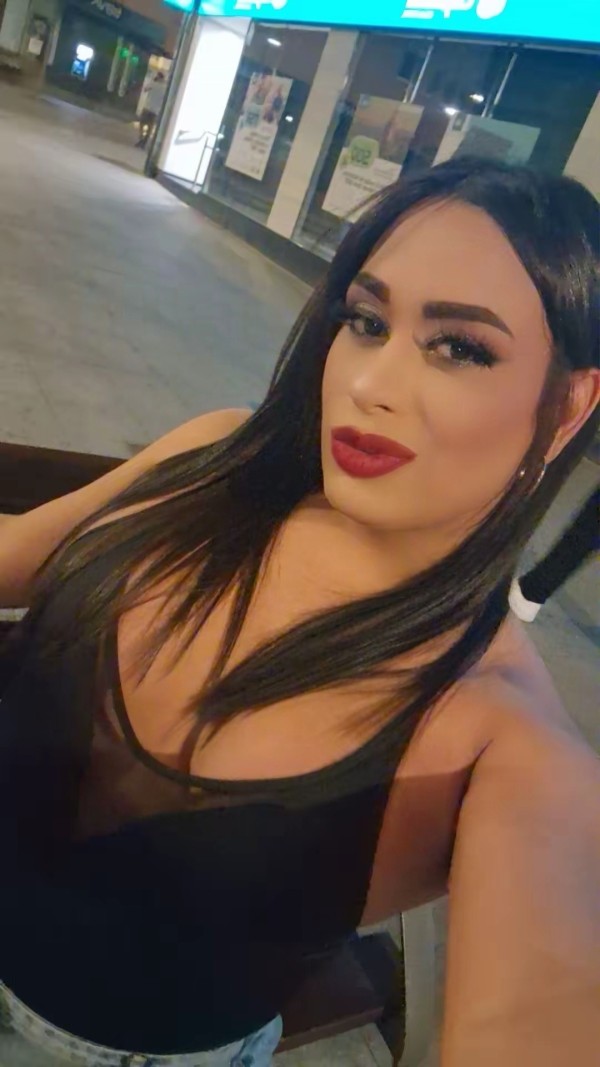 Hola hermosa viciosa fiestera y lefera