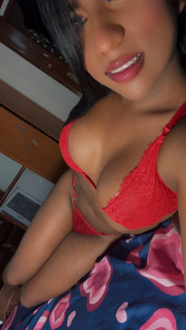trans masajista de 24 años con una buena tetas