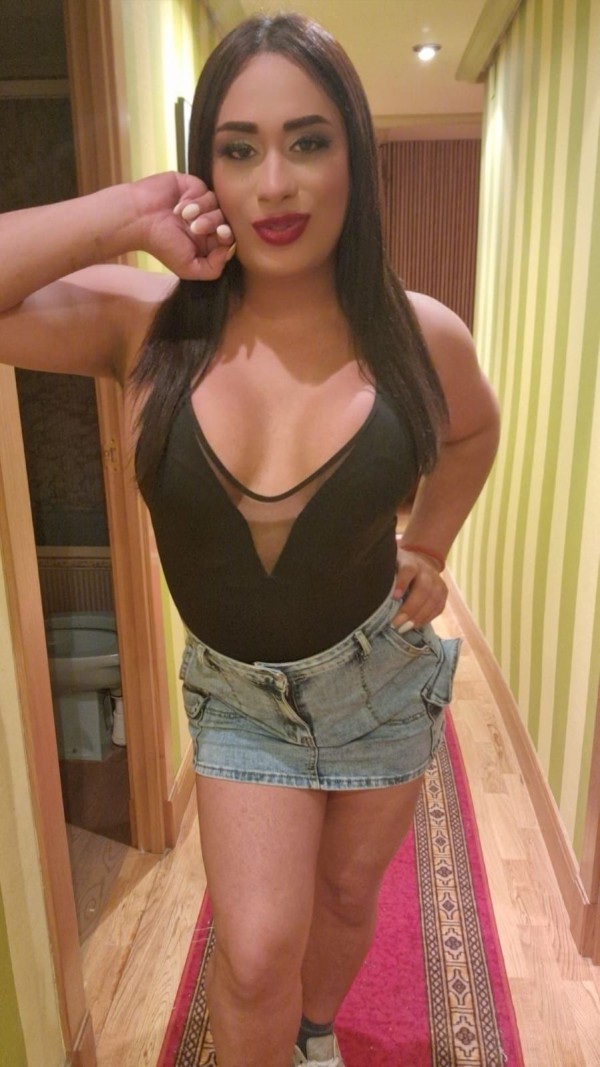 Hola hermosa viciosa fiestera y lefera