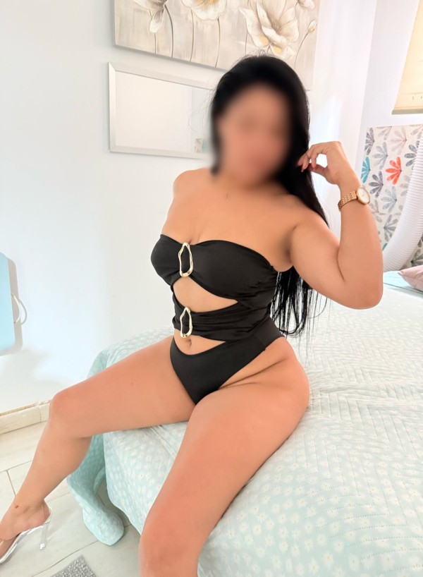 MUÑEQUITA DELICIOSA CON GANAS DE DISFRUTAR