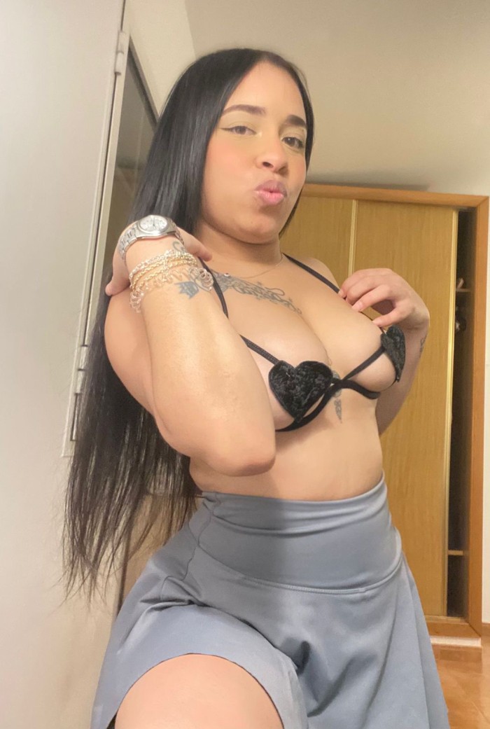 Venezolana muy cachonda y jovencita en Tetuan