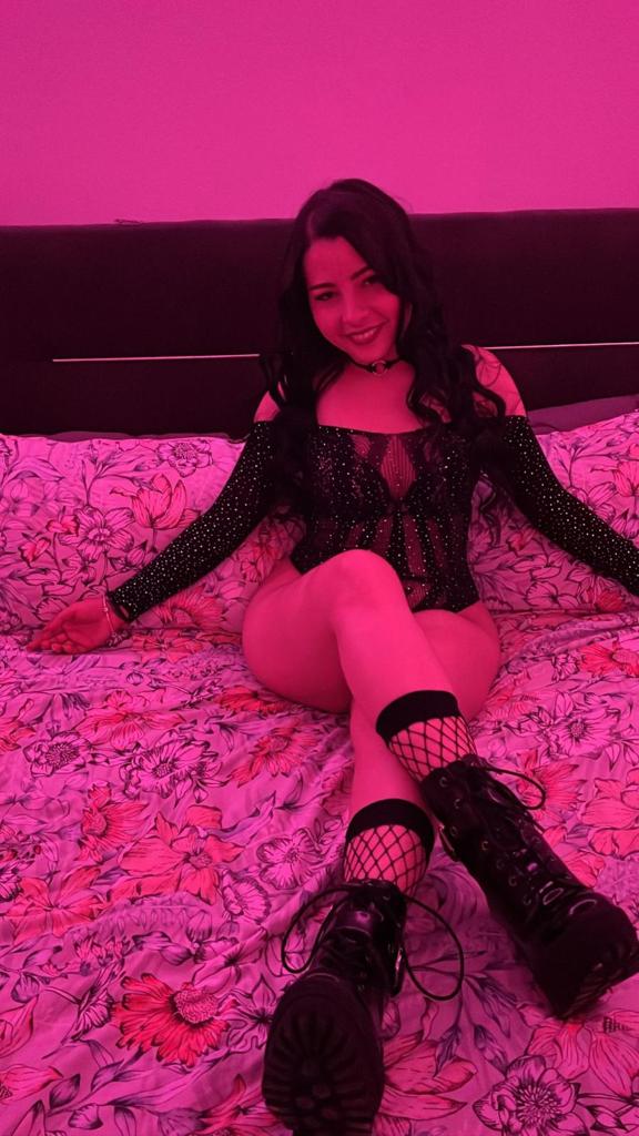 GABY GUAPA COLOMBIANA SEXY JUGUETONA 24HS