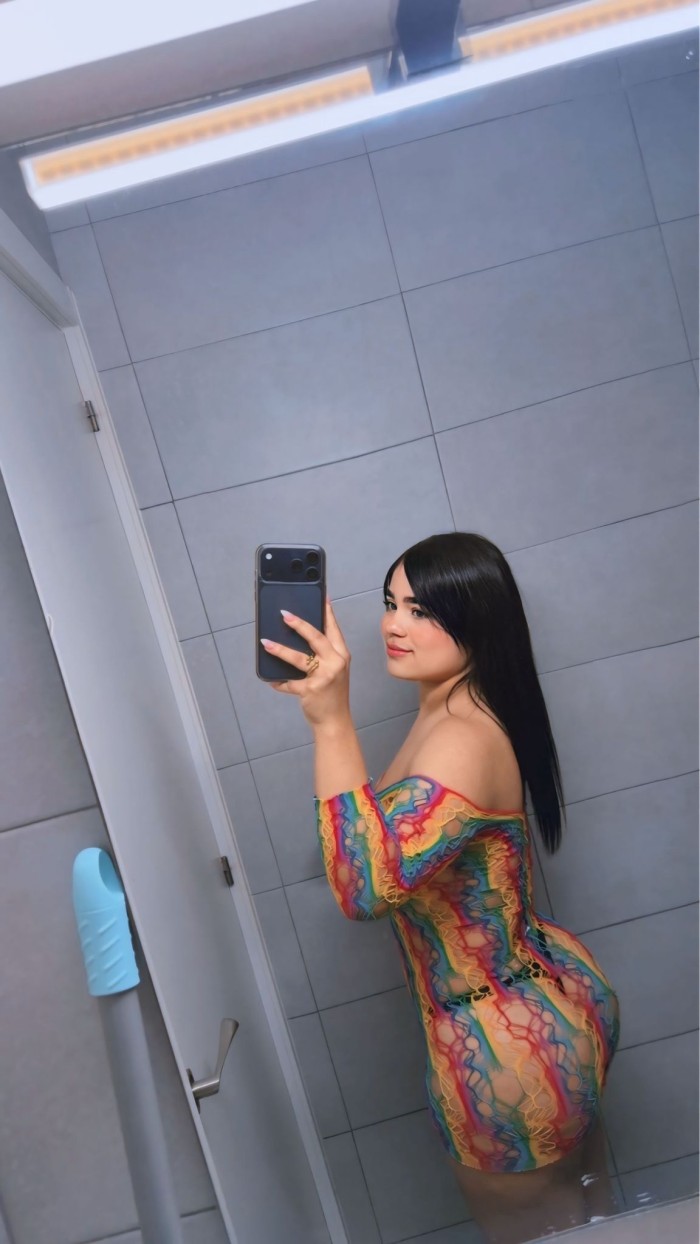 JUGUETONA Y ENCANTADORA