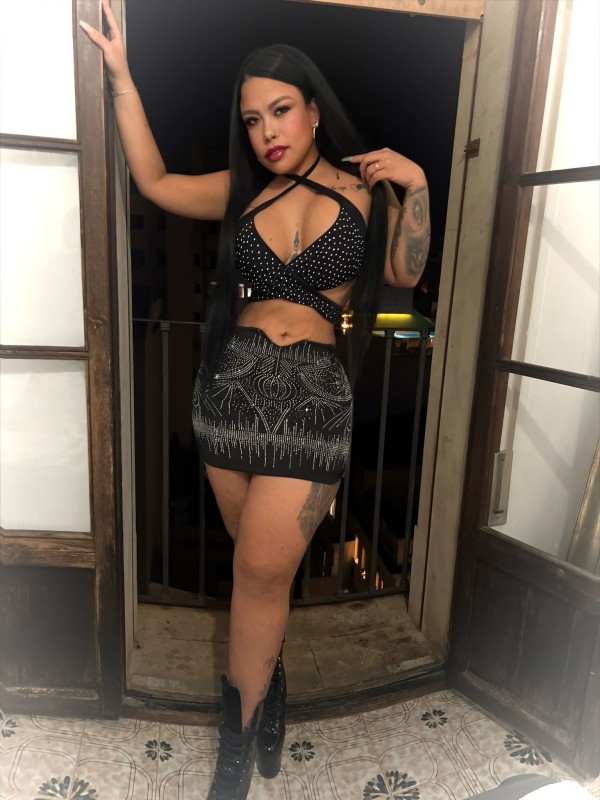 Sara fiestera y cachonda