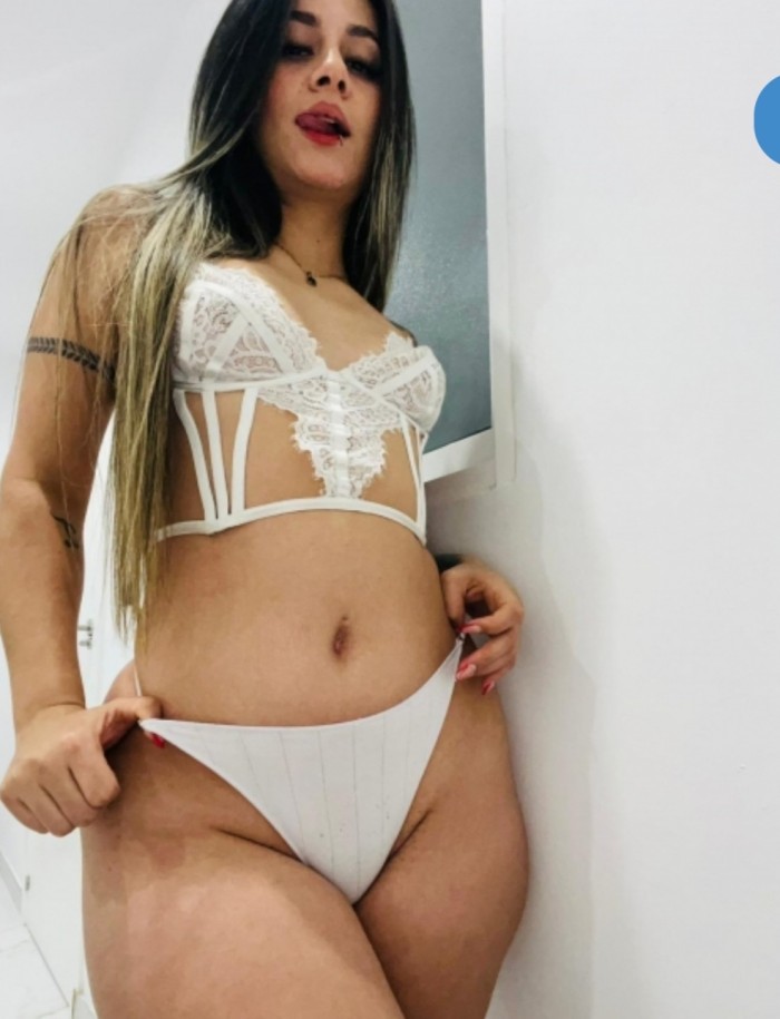 RUBIA TRANS MUY POLLONA ACTIVA Y PASIVA  MUY GUARR