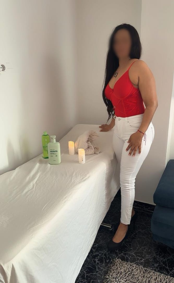 Madurita divorciada muy fogosa y traviesa