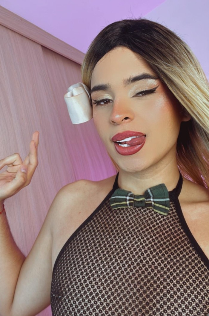 POR RUBÍ, TRANS COLOMBIANA DE LUJO EXPLOSIVA Y JUGUETONA