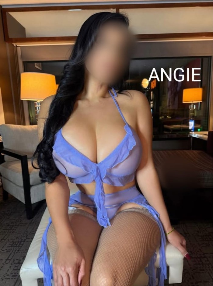 ANGIE ARDIENTE COMPLACIENTE SENSUAL SEXI CARIÑOSA