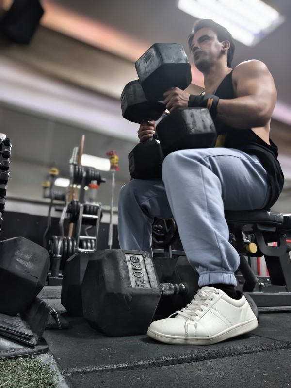 Chico joven deportivas andaluz