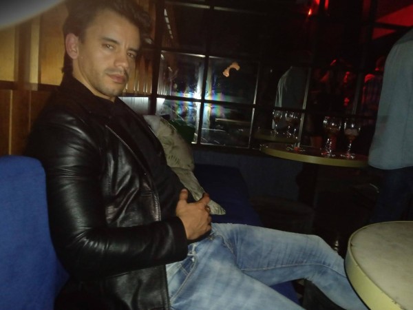 Chico joven deportivas andaluz