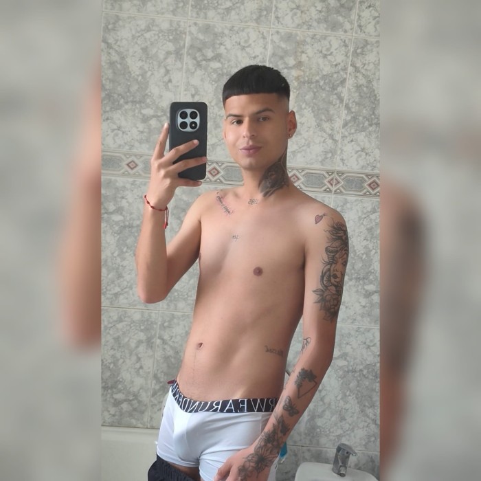 Hola Soy Liam Tu mejor opción 20 años