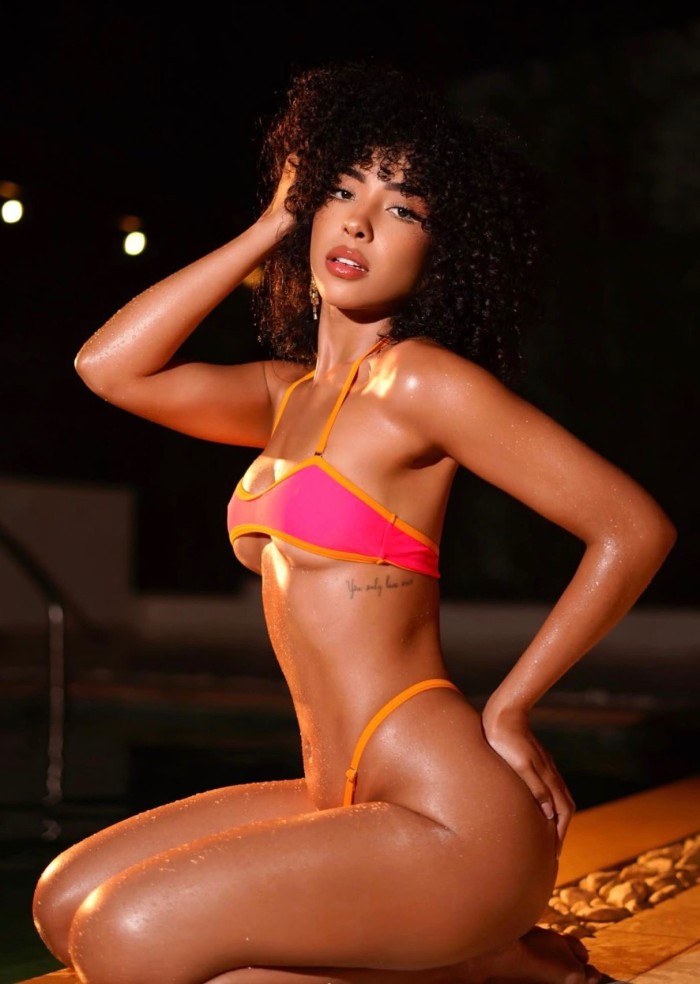 Colombiana muy exclusiva y decidida