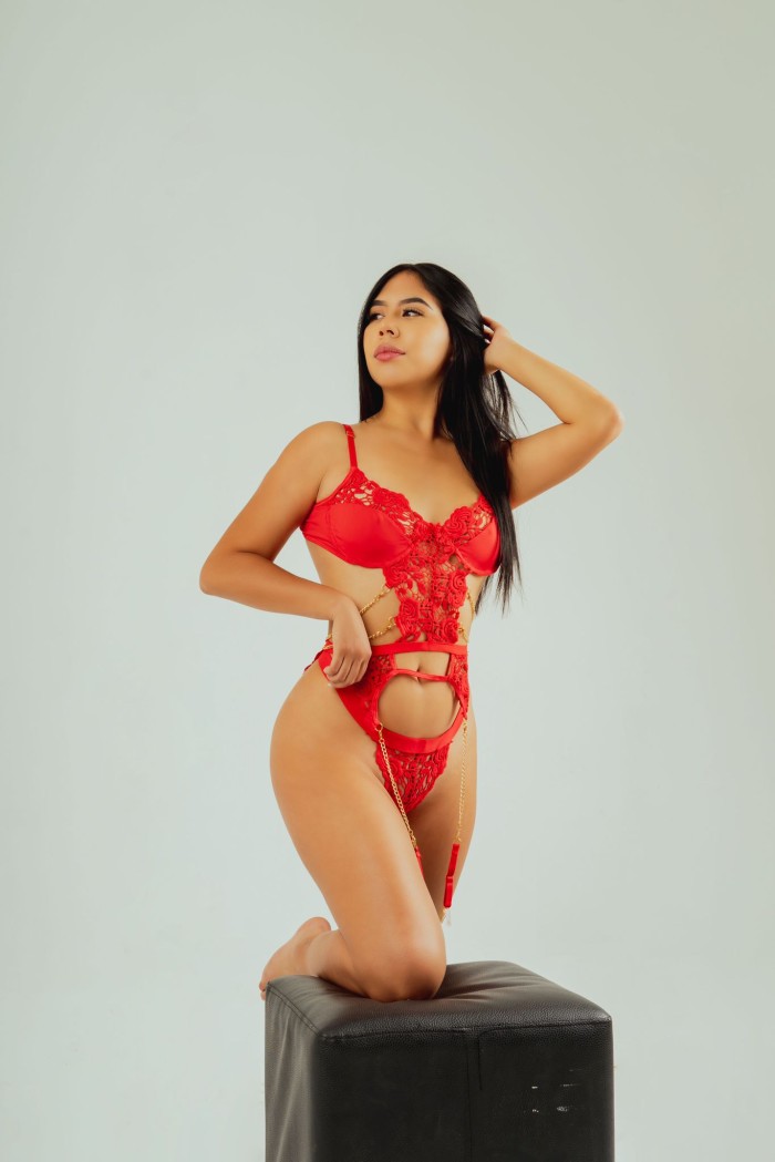ALEJANDRA CHICA ENCANTADORA CACHONDA