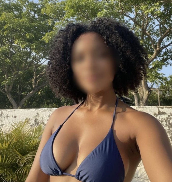 Sara Mamacita latina
