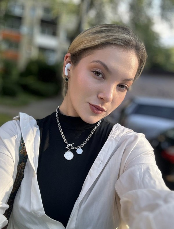 EMMA NUEVA CHICA UCRANIANA