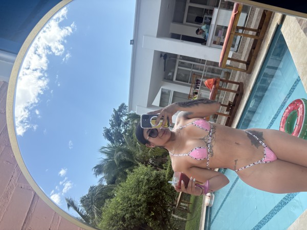 CHICA SEXI, CACHONDA Y FIESTERA