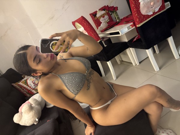 CHICA SEXI, CACHONDA Y FIESTERA