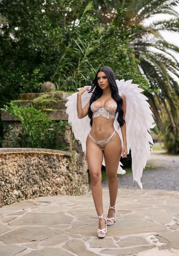 VIP ESCORTS MALLORCA 24H  GROUP OF BEAUTIFUL GIRLS AVAILABLE