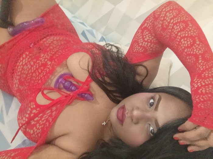 SEXY LATINA MAMADORA