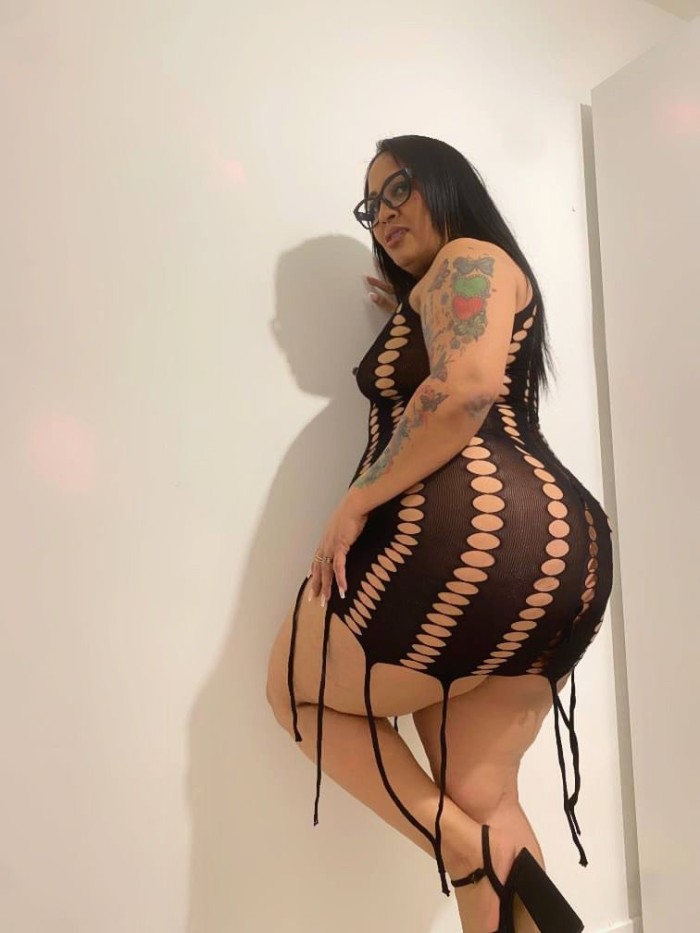 SIN ENGAÑO, MORENAZA CURVY FIESTARA