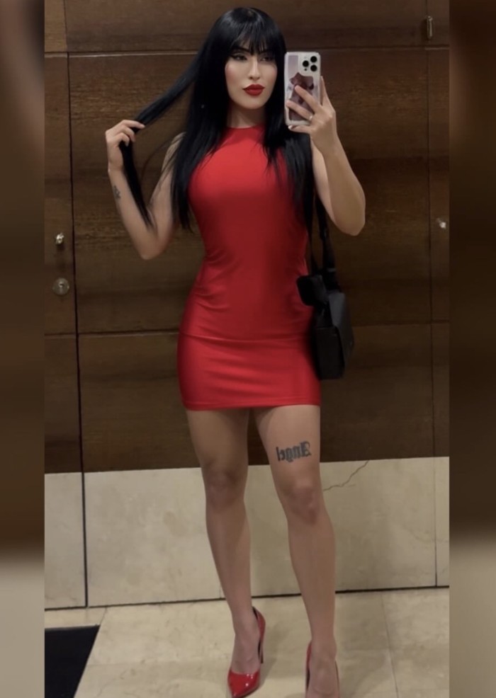 Jovencita trans brasileña