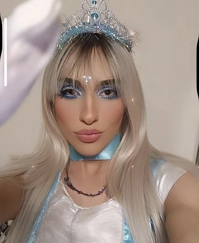 Jovencita trans brasileña