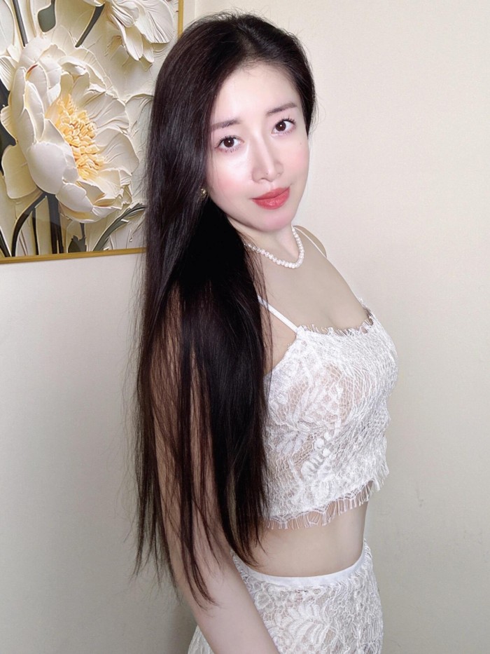 Chicas orientales dulces y guapas en Granada