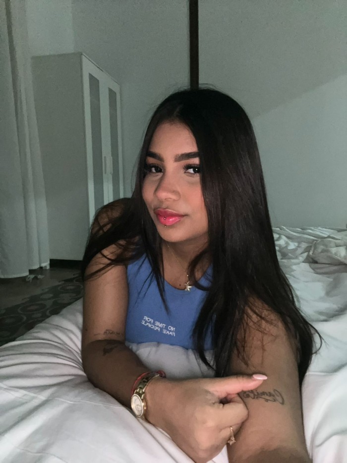 Jovencita fiestera muy cachonda 24 horas