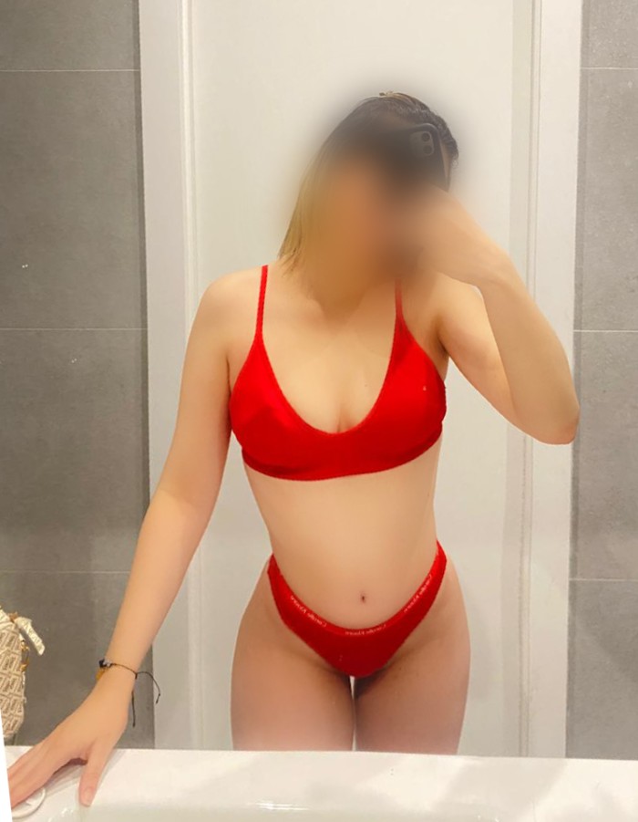 Cachonda y caliente jovencita
