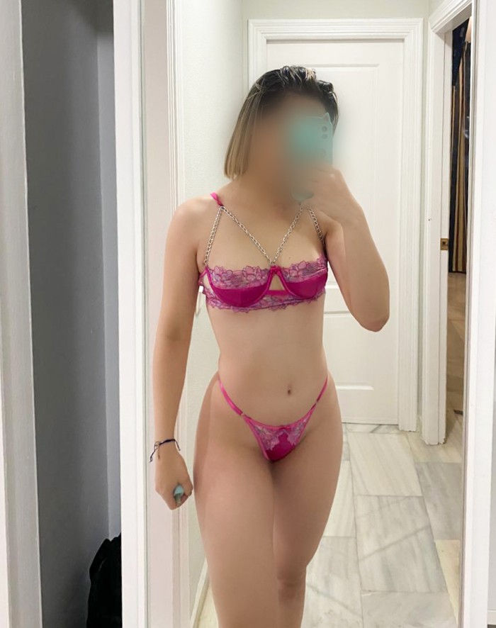 Cachonda y caliente jovencita