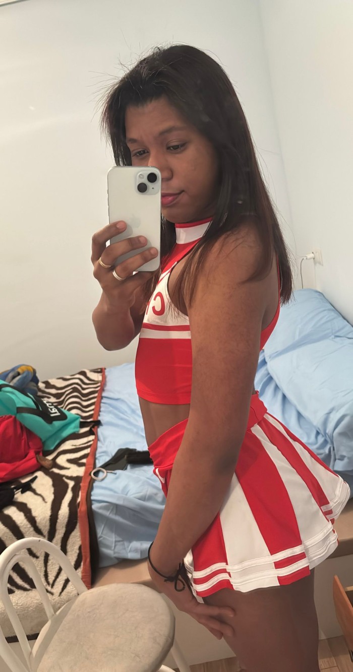 Espectacular y joven Isabela