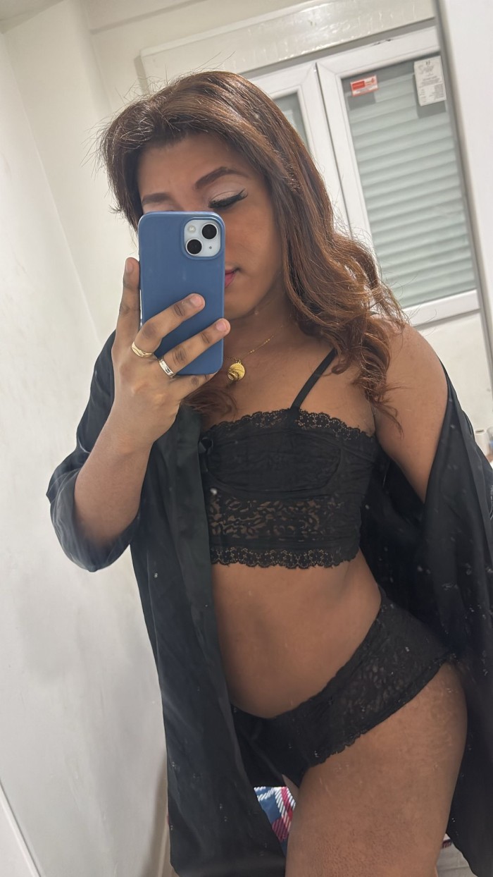 Espectacular y joven Isabela