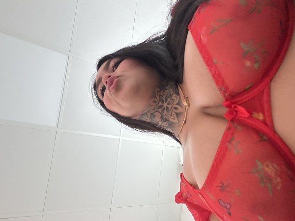 SARA LATINA CACHONDA MORBOSA Y REAL
