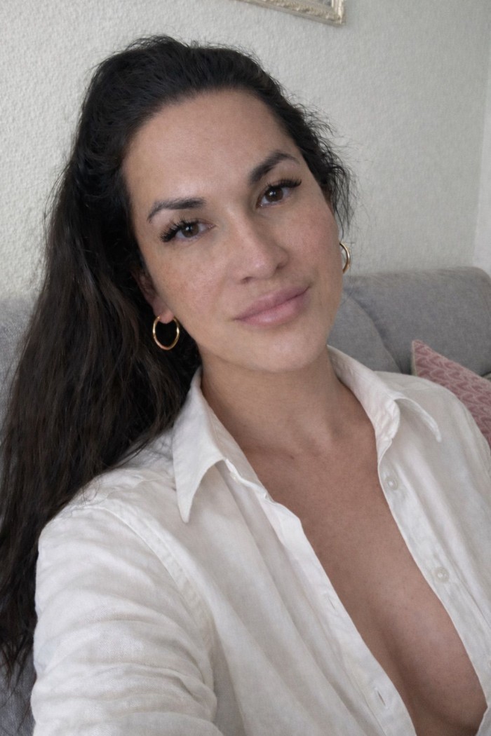ESTOY EN PUERTO BANUS!! BELA TRANS ELEGANTE FIESTERA! PURO LUJO 24H