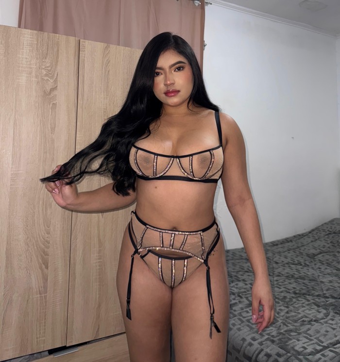 SEXY JOVENCITA CACHONDA EN TORRASSA