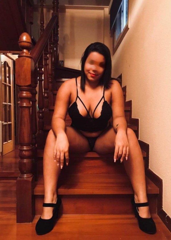 FIESTERA DIVERTIDA, SENSUAL Y MUY ATREVIDA EN BURELA