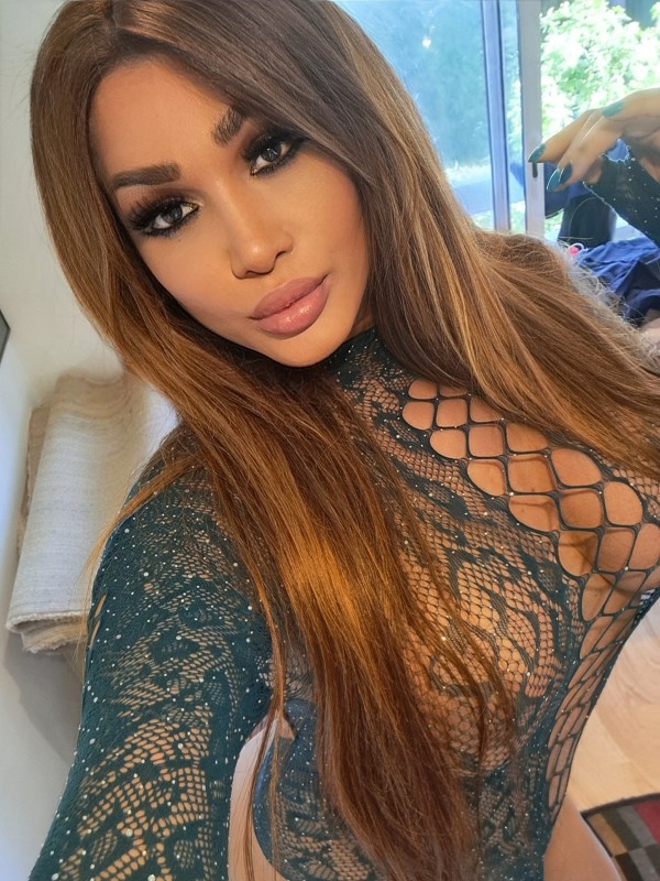 Mas perra q humana diosa de fiesta