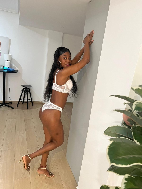 MORENA CON MUCHO DESEO, NOVEDAD EN CADIZ