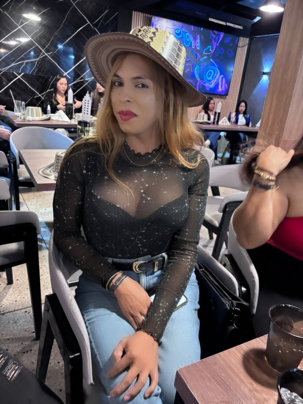 Corrate en mis tetas,completa . Disponible Zamora hasta el 27