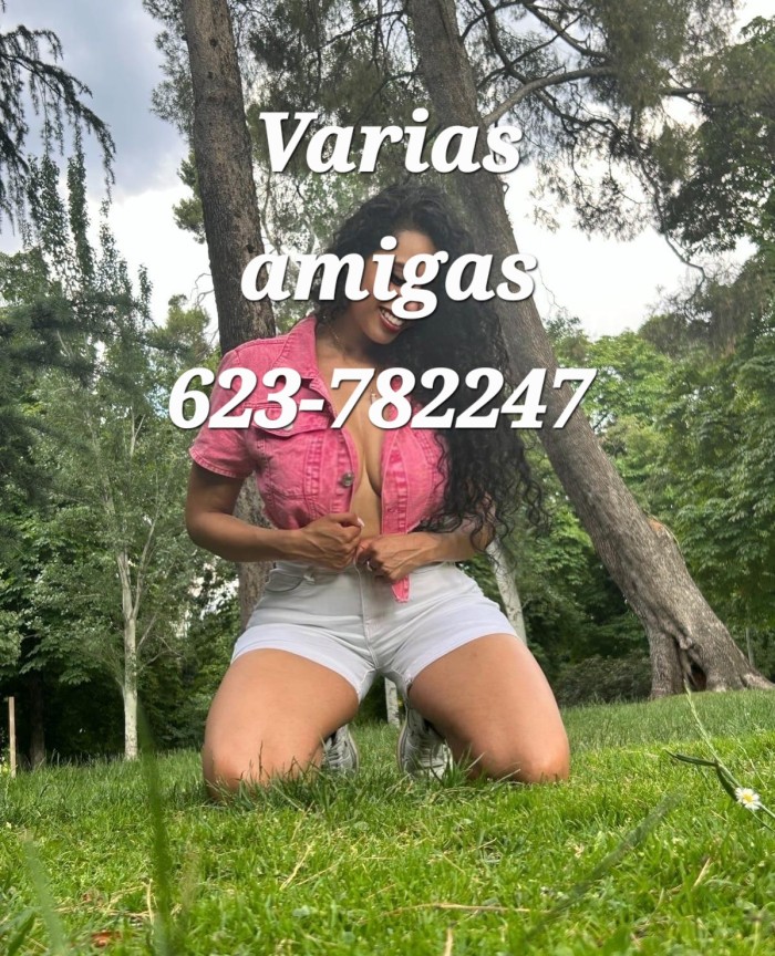 EN VILLALBA. VARIAS AMIGAS .