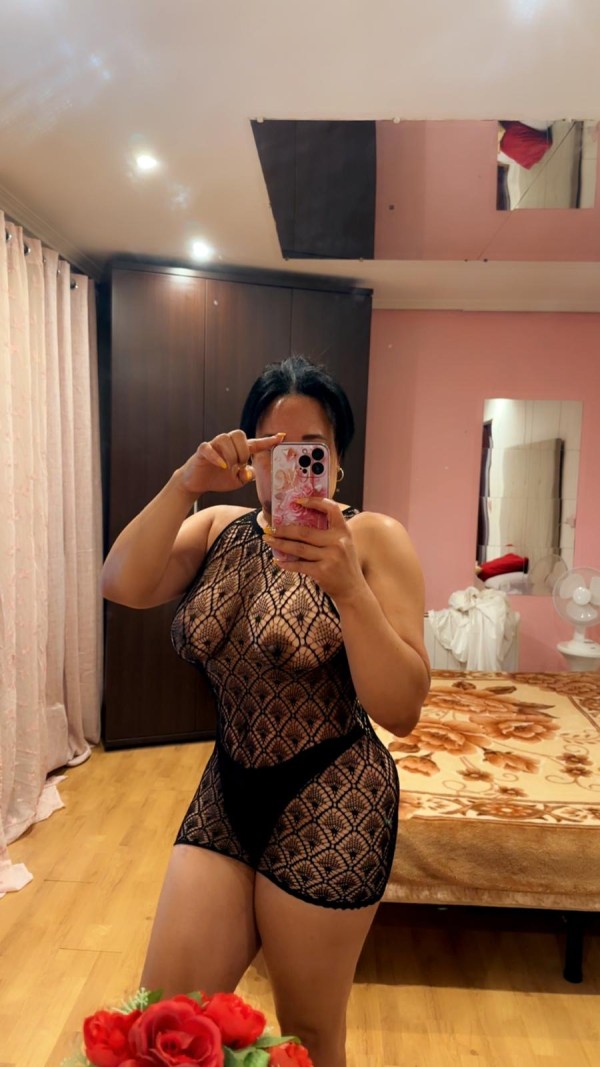 Chica caliente y fiestera y muy besucona