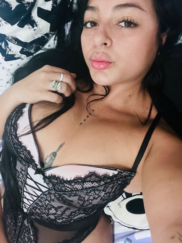 COLOMBIANA FOGOSA EXTROVERTIDA FIESTERA CAÑERA
