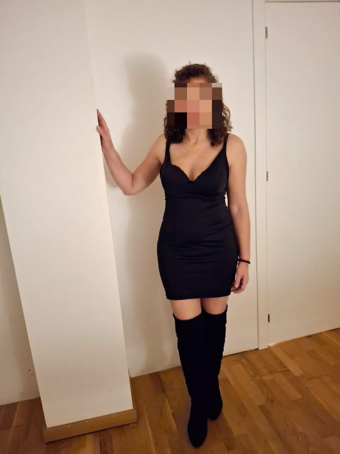 MUJER ESPAÑOLA CON VELLO PUBICO GIRONA 24H