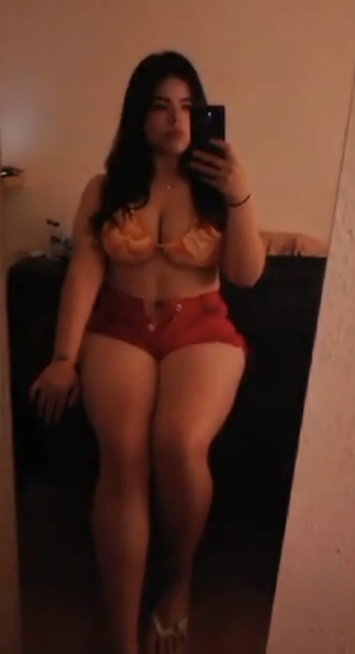 Latina muy sexy dispuesta a todo