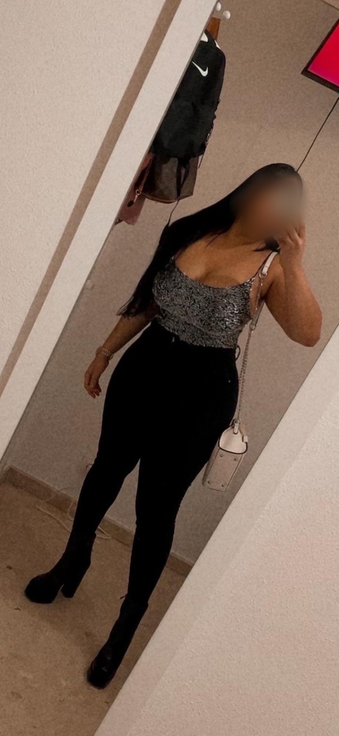 TETAS NATURALES, FIESTA Y RICAS CURVAS