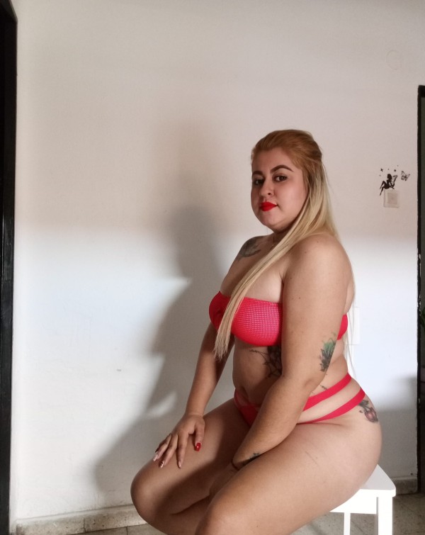 RUBIA EXPLOSIVA COLOMBIANA CURVY 33 AÑOS NOVEDAD