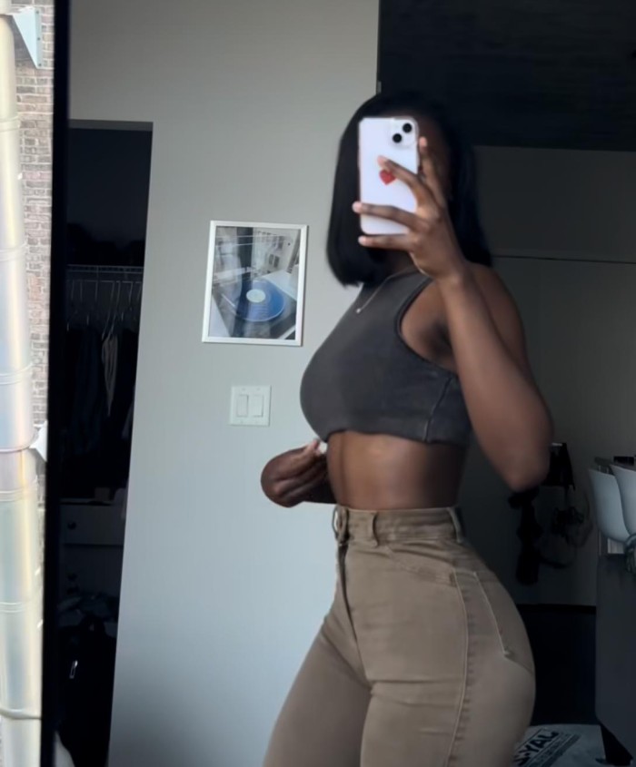 Lorena negra bella