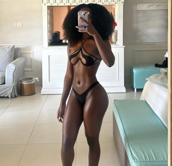 Lorena negra bella