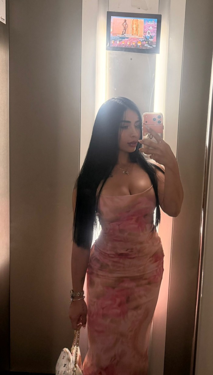 Colombiana con curvas y magnetismo ardiente